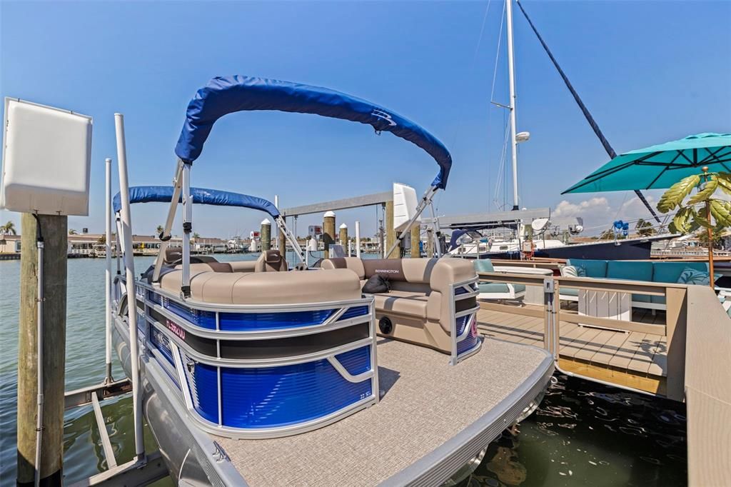For Sale: $695,000 (2 beds, 2 baths, 1650 Square Feet)