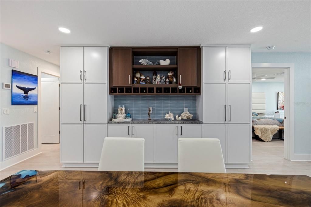 For Sale: $695,000 (2 beds, 2 baths, 1650 Square Feet)