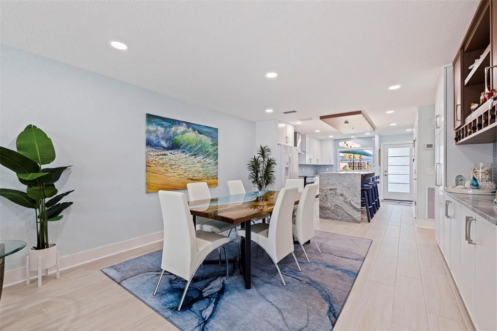 For Sale: $695,000 (2 beds, 2 baths, 1650 Square Feet)