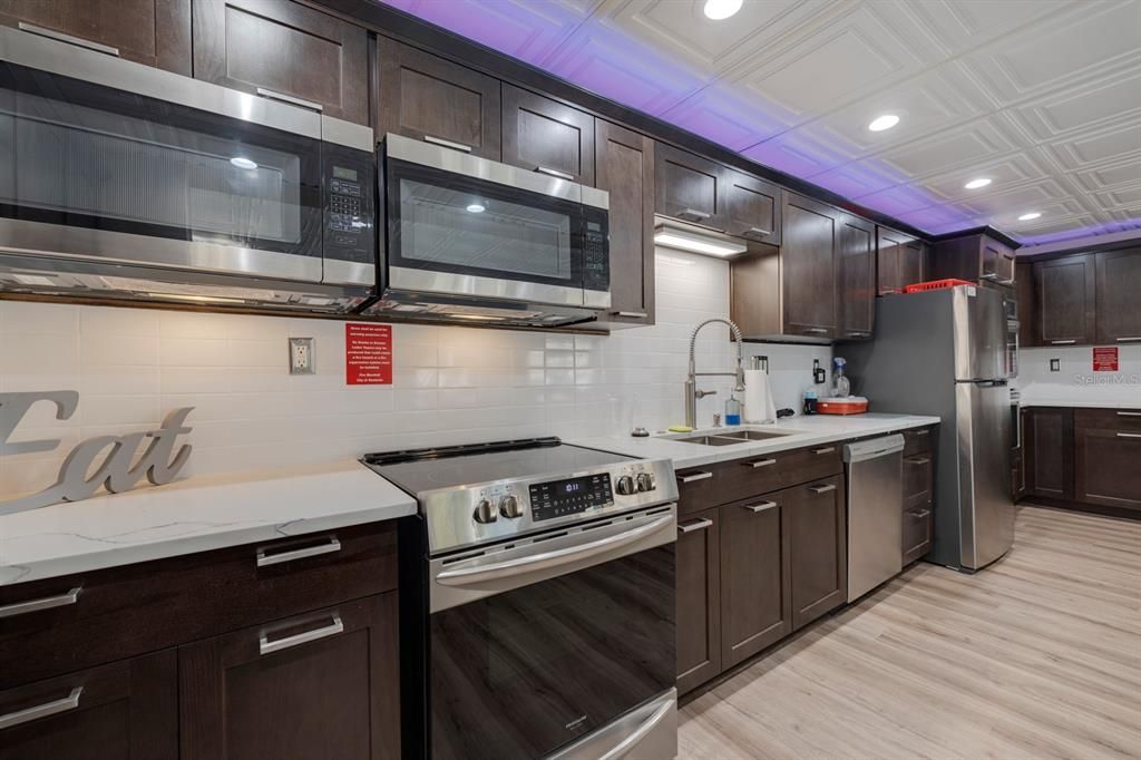 For Sale: $695,000 (2 beds, 2 baths, 1650 Square Feet)