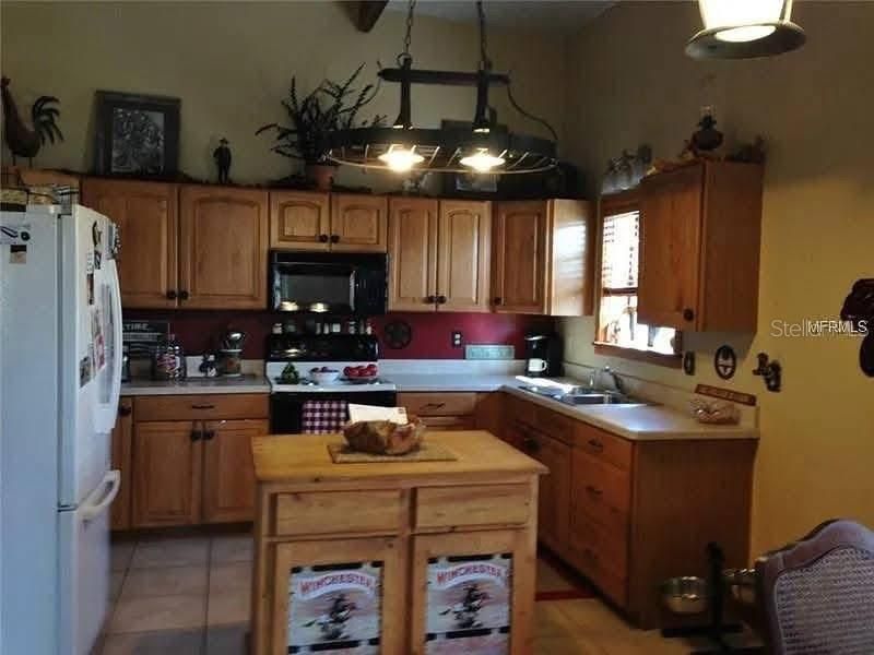 待售: $879,000 (2 贝兹, 1 浴室, 1326 平方英尺)