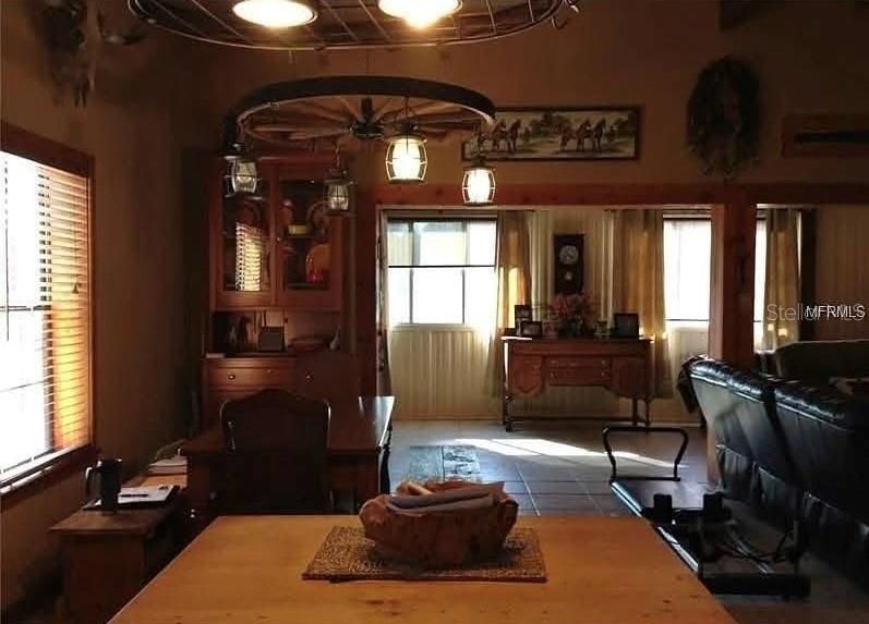 待售: $879,000 (2 贝兹, 1 浴室, 1326 平方英尺)