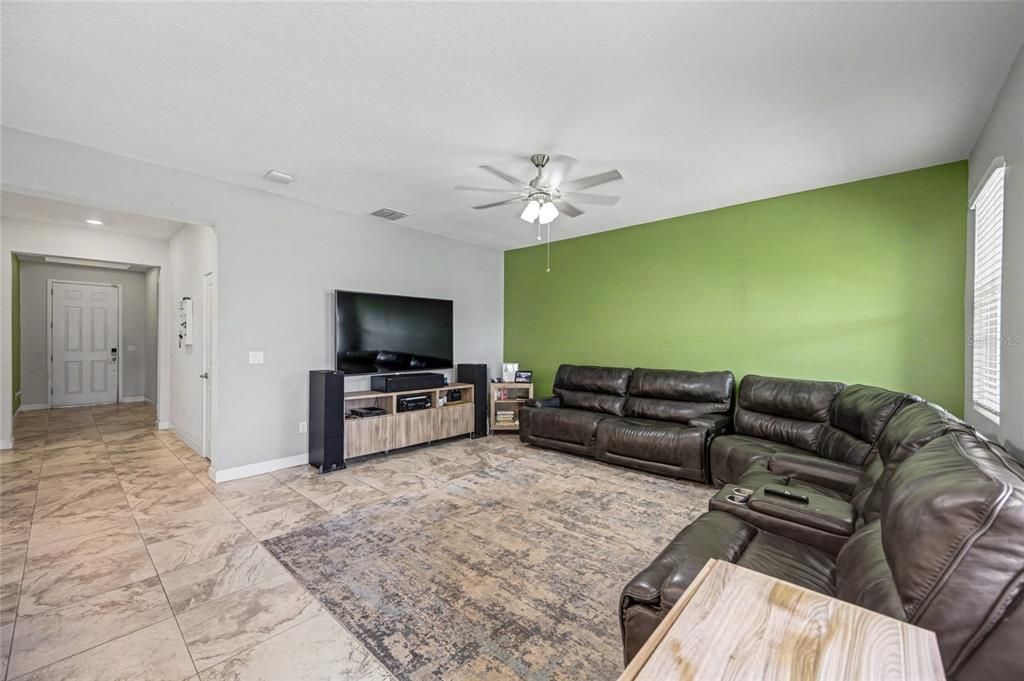 В аренду: $2,800 (3 спален, 2 ванн, 1754 Квадратных фут)