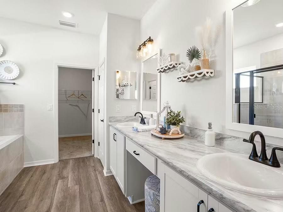 Active With Contract: $382,000 (4 beds, 3 baths, 2314 Square Feet)