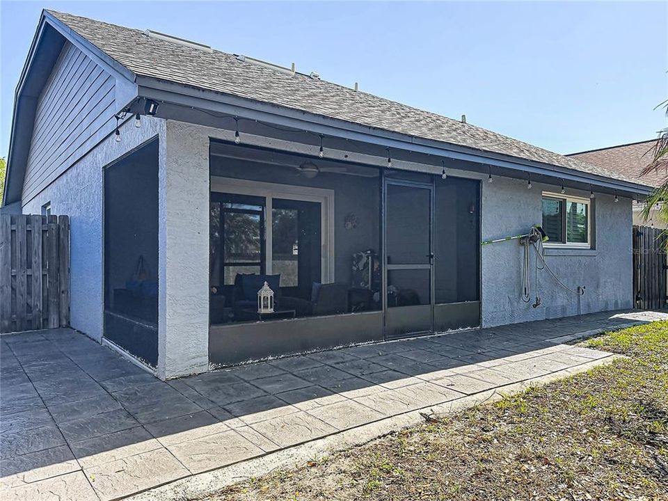 Active With Contract: $315,000 (2 beds, 2 baths, 1254 Square Feet)
