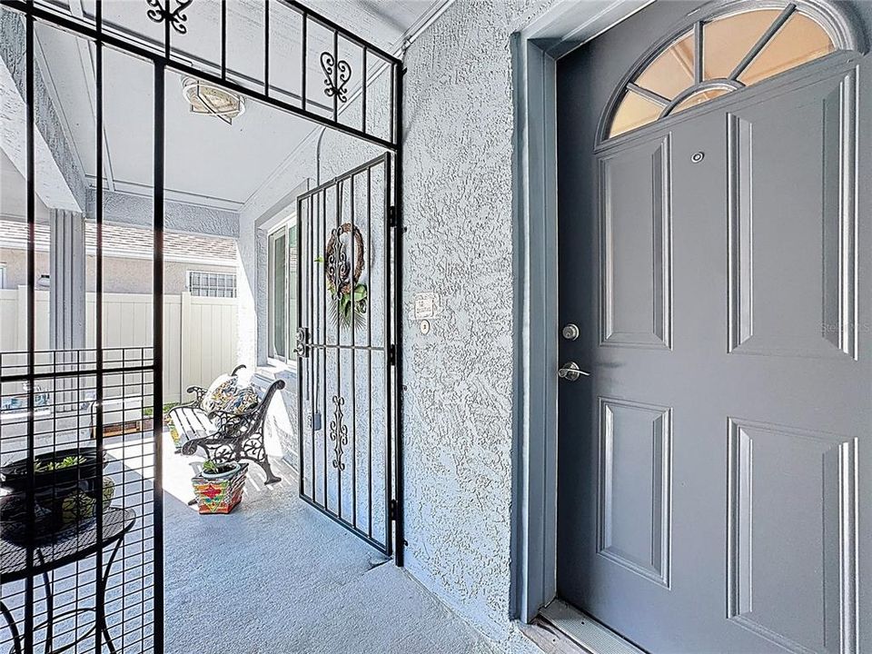Active With Contract: $315,000 (2 beds, 2 baths, 1254 Square Feet)