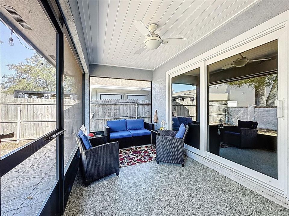 Active With Contract: $315,000 (2 beds, 2 baths, 1254 Square Feet)