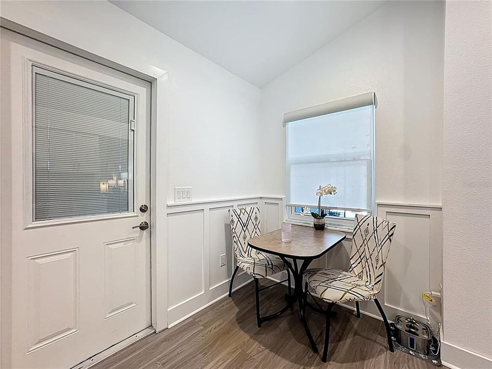 Active With Contract: $315,000 (2 beds, 2 baths, 1254 Square Feet)