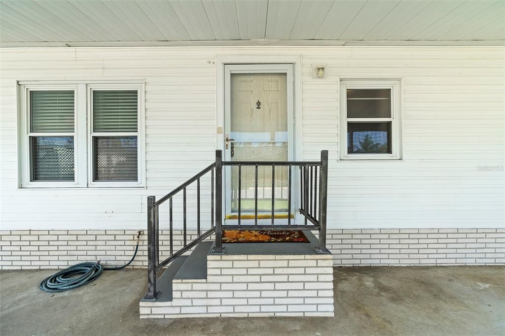 На продажу: $164,999 (2 спален, 2 ванн, 1304 Квадратных фут)