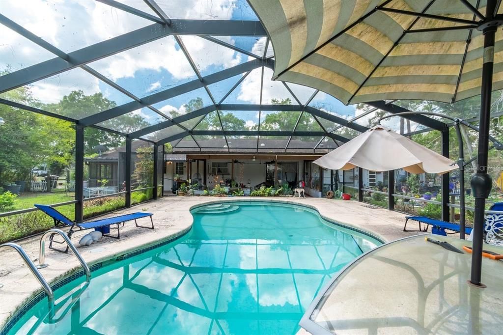 Activo con contrato: $289,900 (3 camas, 2 baños, 1790 Pies cuadrados)