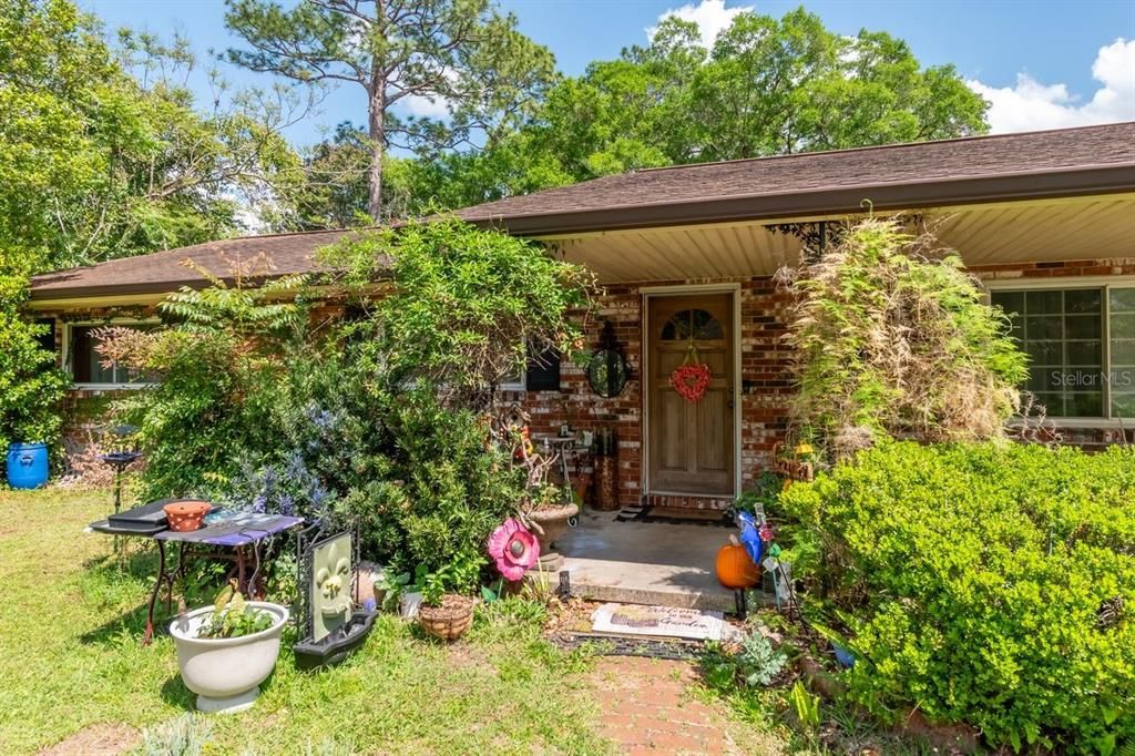 Activo con contrato: $289,900 (3 camas, 2 baños, 1790 Pies cuadrados)