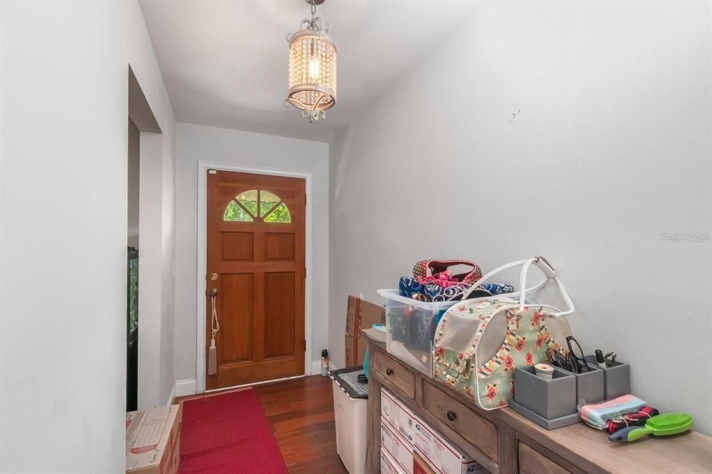 Activo con contrato: $289,900 (3 camas, 2 baños, 1790 Pies cuadrados)