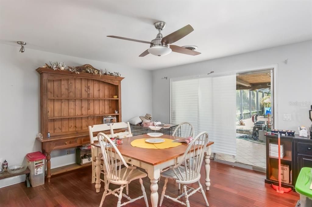 Activo con contrato: $289,900 (3 camas, 2 baños, 1790 Pies cuadrados)