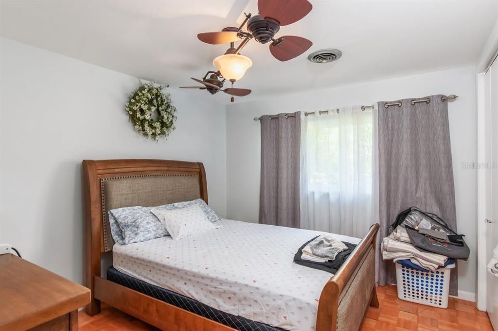 Activo con contrato: $289,900 (3 camas, 2 baños, 1790 Pies cuadrados)