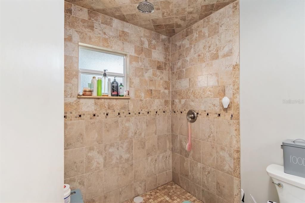 Activo con contrato: $289,900 (3 camas, 2 baños, 1790 Pies cuadrados)