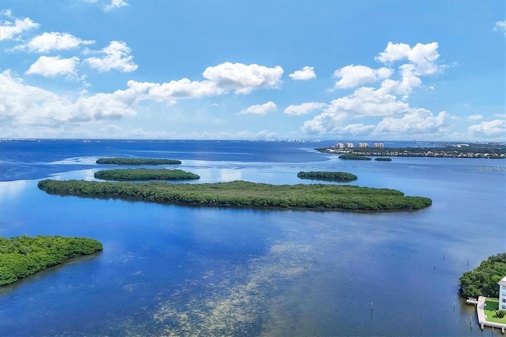 На продажу: $399,000 (2 спален, 2 ванн, 1072 Квадратных фут)