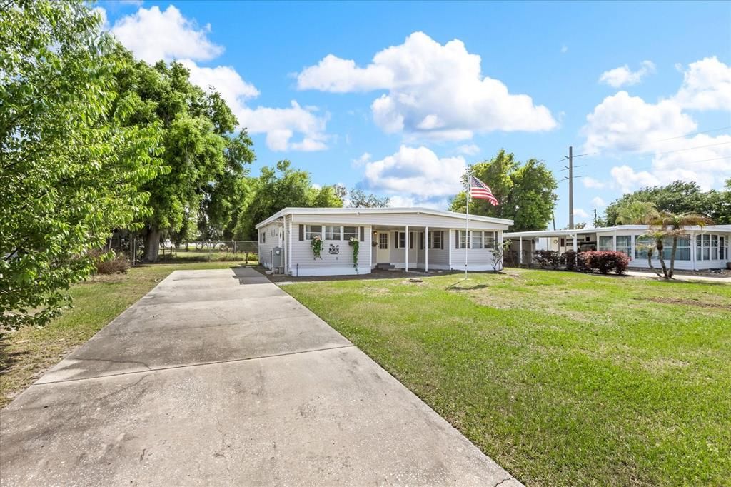 Active With Contract: $135,000 (2 beds, 1 baths, 1014 Square Feet)