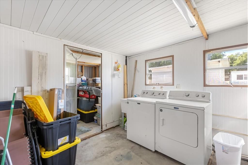 Active With Contract: $135,000 (2 beds, 1 baths, 1014 Square Feet)
