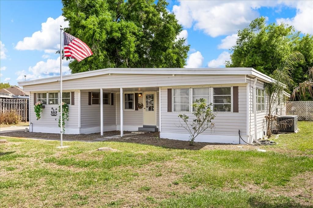 Active With Contract: $135,000 (2 beds, 1 baths, 1014 Square Feet)