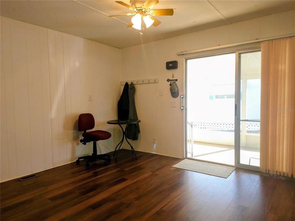 For Sale: $99,900 (2 beds, 2 baths, 1152 Square Feet)