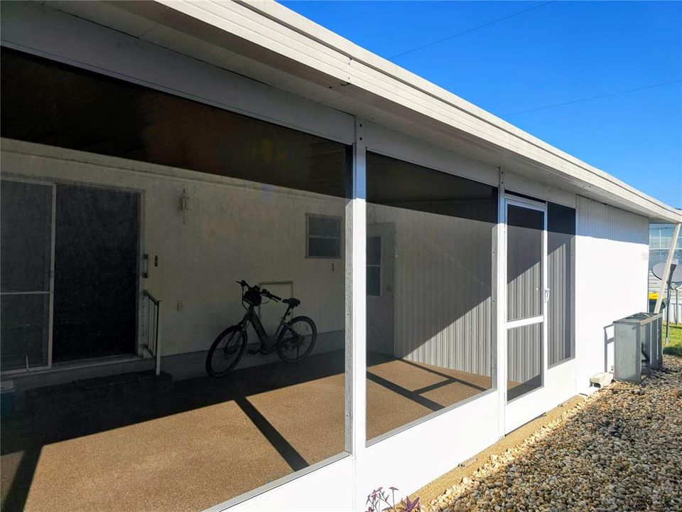 For Sale: $99,900 (2 beds, 2 baths, 1152 Square Feet)