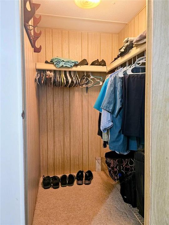 For Sale: $99,900 (2 beds, 2 baths, 1152 Square Feet)