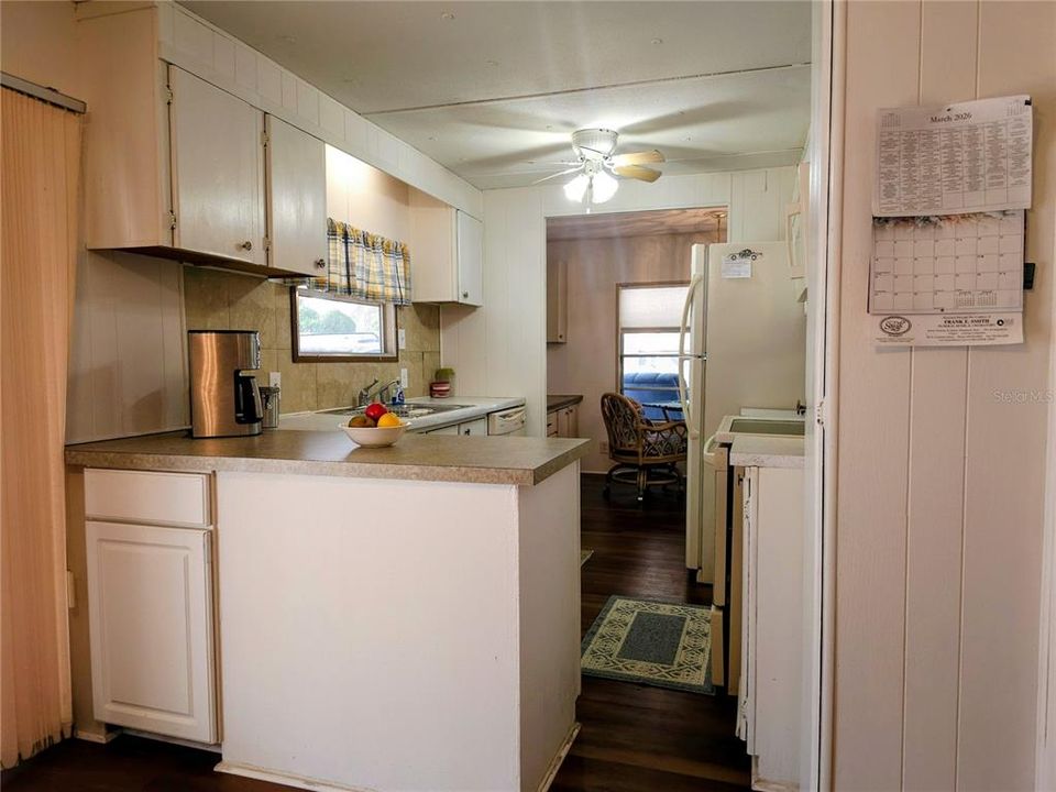 For Sale: $99,900 (2 beds, 2 baths, 1152 Square Feet)