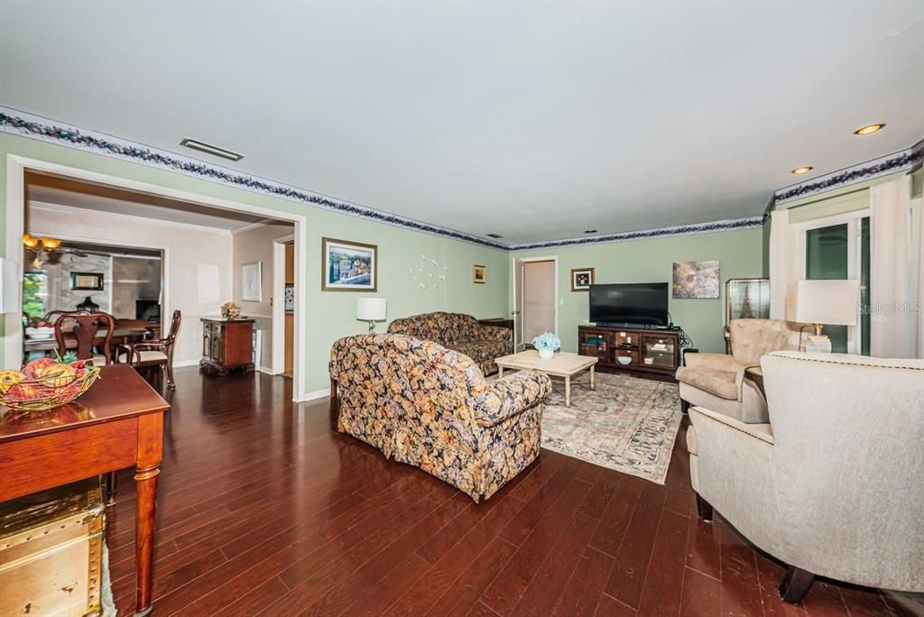 For Sale: $1,599,000 (4 beds, 2 baths, 3045 Square Feet)