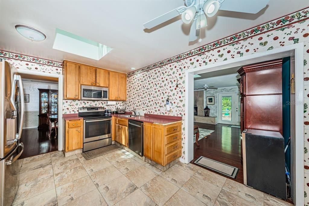 For Sale: $1,599,000 (4 beds, 2 baths, 3045 Square Feet)