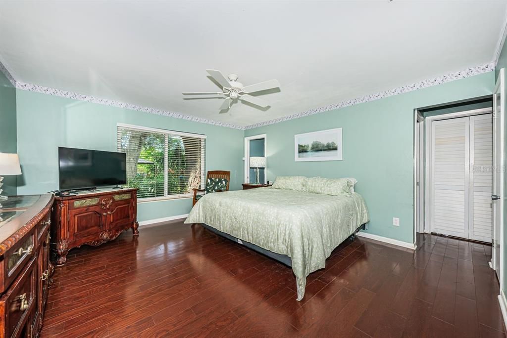 For Sale: $1,599,000 (4 beds, 2 baths, 3045 Square Feet)