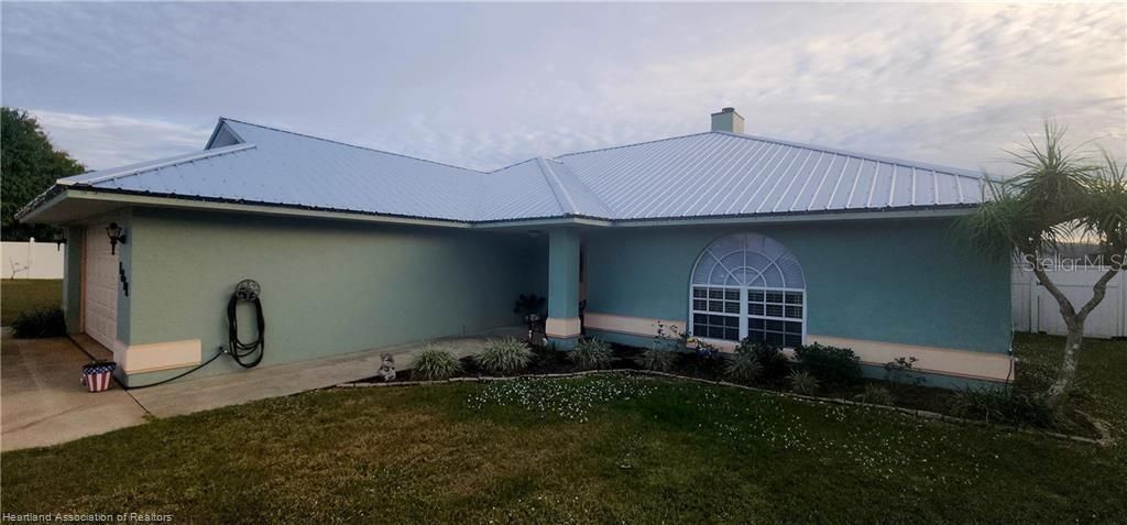 На продажу: $324,500 (3 спален, 2 ванн, 1876 Квадратных фут)