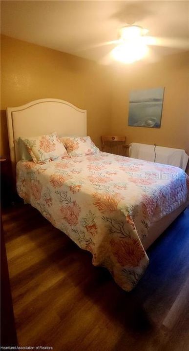 На продажу: $324,500 (3 спален, 2 ванн, 1876 Квадратных фут)