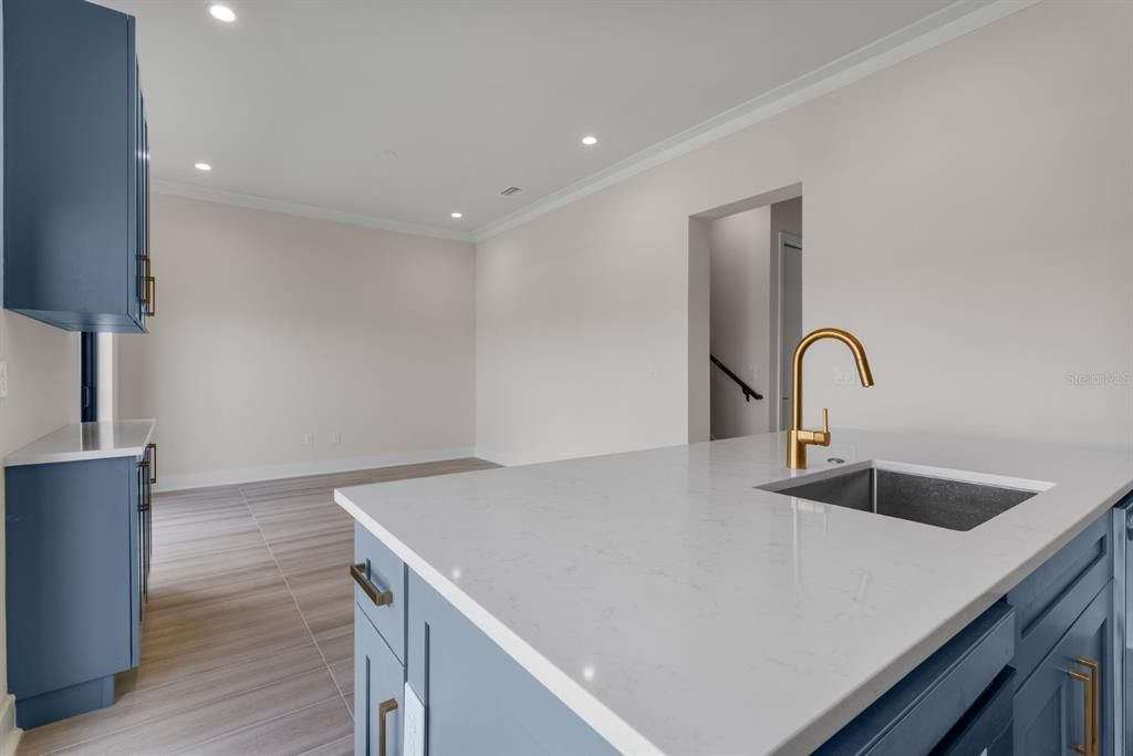 В аренду: $4,300 (4 спален, 2 ванн, 2447 Квадратных фут)