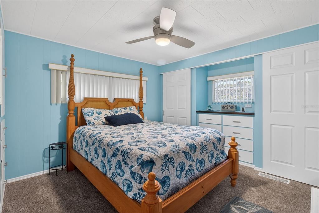 For Sale: $159,000 (2 beds, 1 baths, 1204 Square Feet)