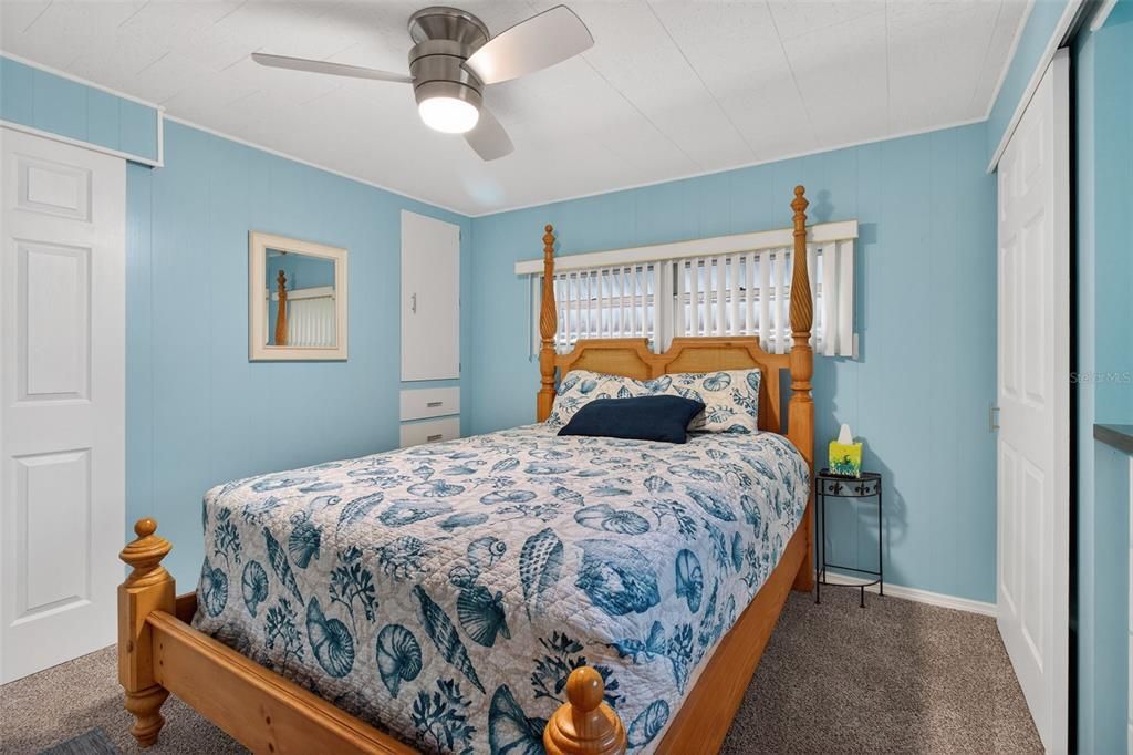 For Sale: $159,000 (2 beds, 1 baths, 1204 Square Feet)