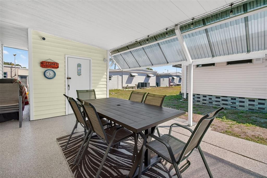 For Sale: $159,000 (2 beds, 1 baths, 1204 Square Feet)