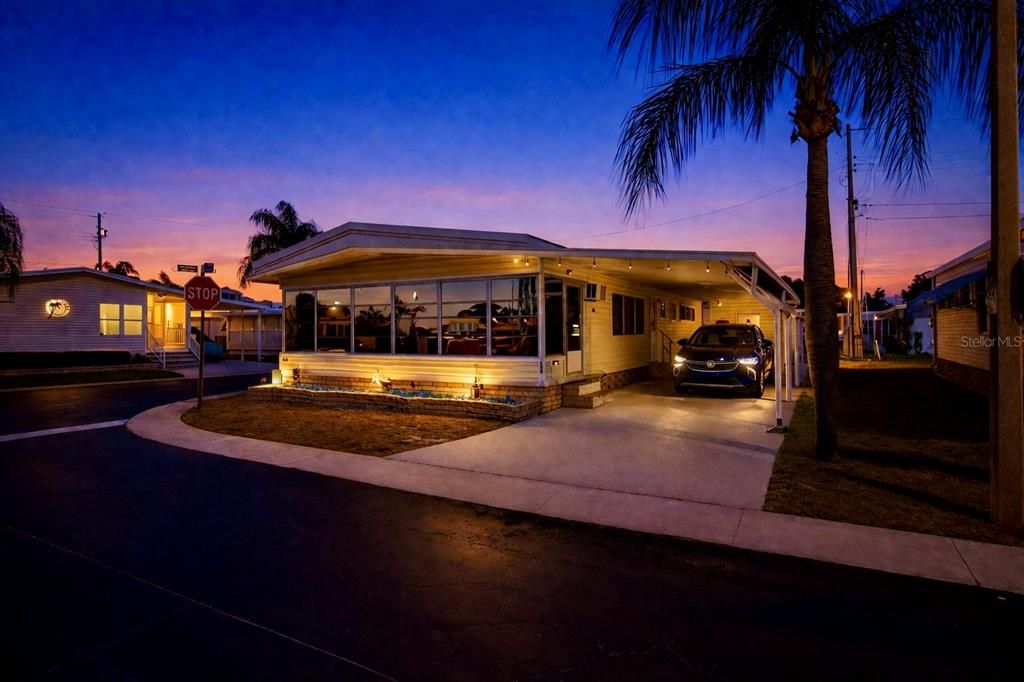 For Sale: $159,000 (2 beds, 1 baths, 1204 Square Feet)