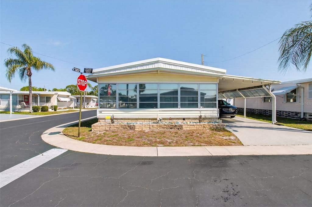 For Sale: $159,000 (2 beds, 1 baths, 1204 Square Feet)