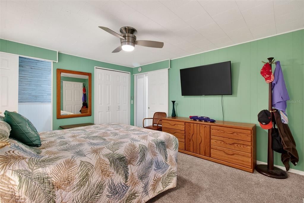 For Sale: $159,000 (2 beds, 1 baths, 1204 Square Feet)