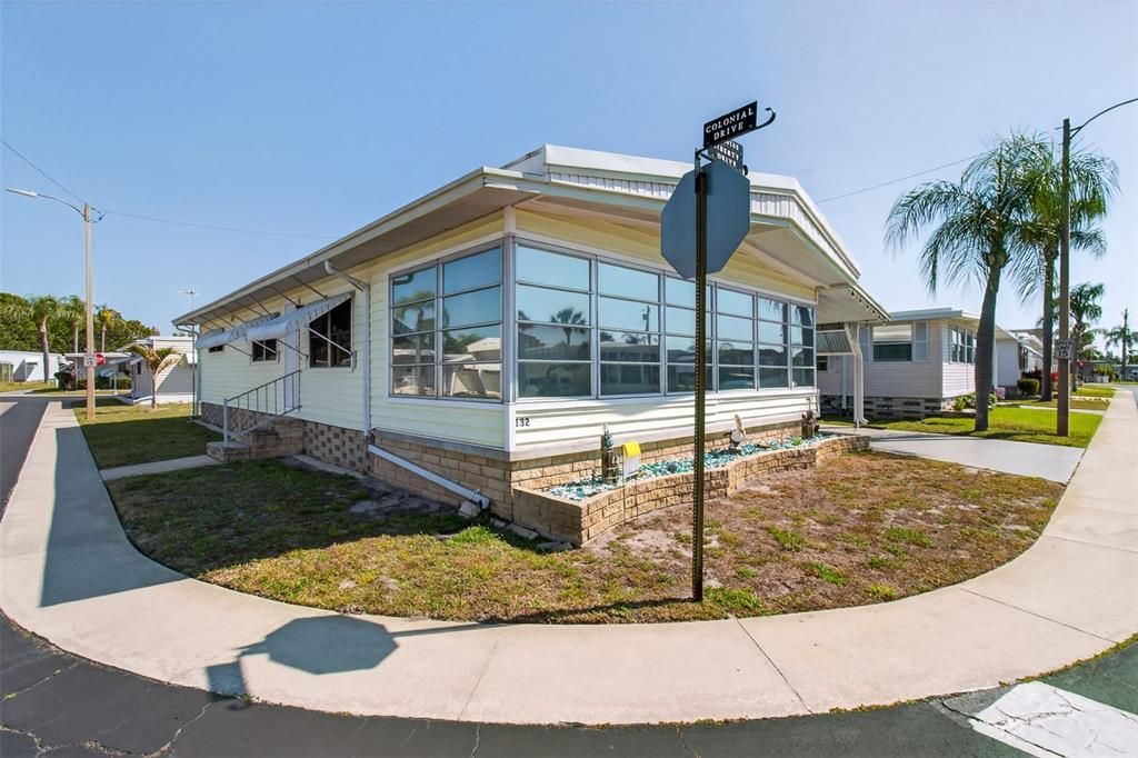 For Sale: $159,000 (2 beds, 1 baths, 1204 Square Feet)