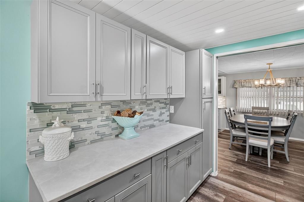 For Sale: $159,000 (2 beds, 1 baths, 1204 Square Feet)