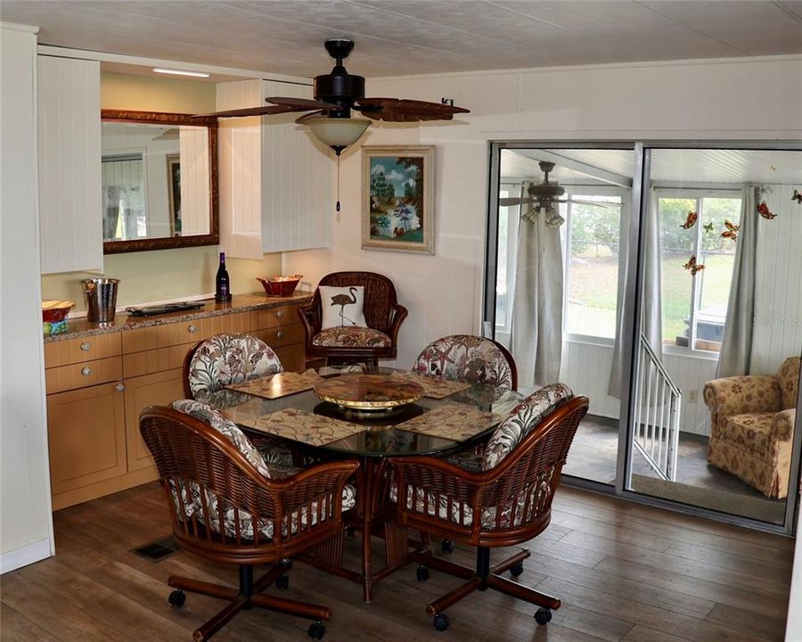 En Venta: $158,000 (2 camas, 2 baños, 1056 Pies cuadrados)