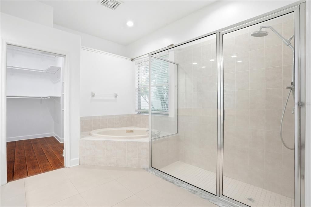 For Sale: $1,300,000 (4 beds, 3 baths, 3714 Square Feet)
