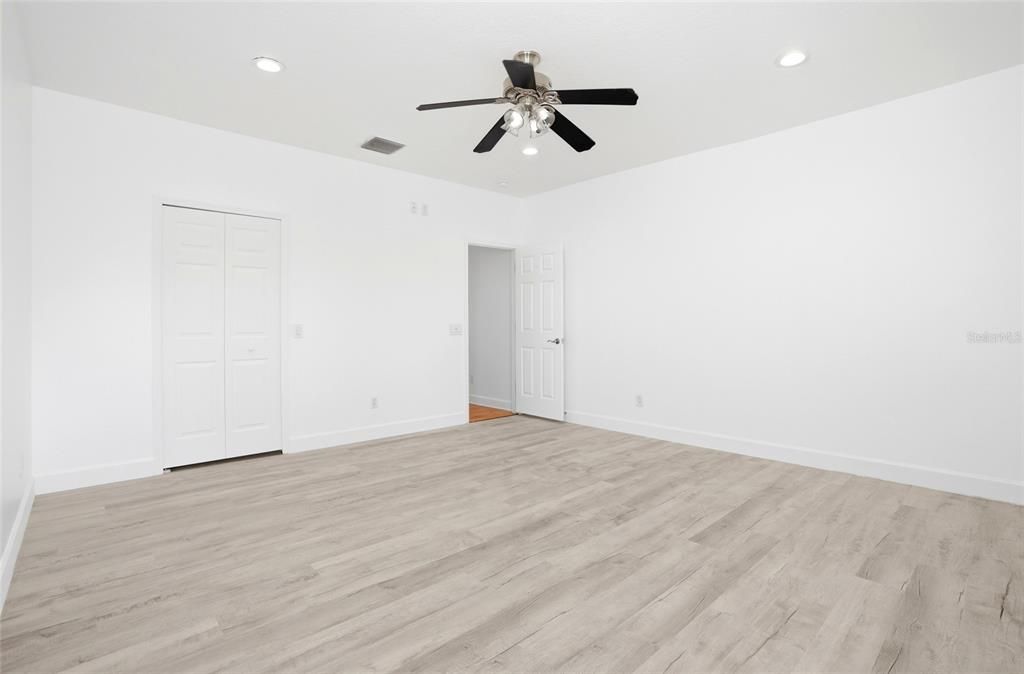For Sale: $1,300,000 (4 beds, 3 baths, 3714 Square Feet)