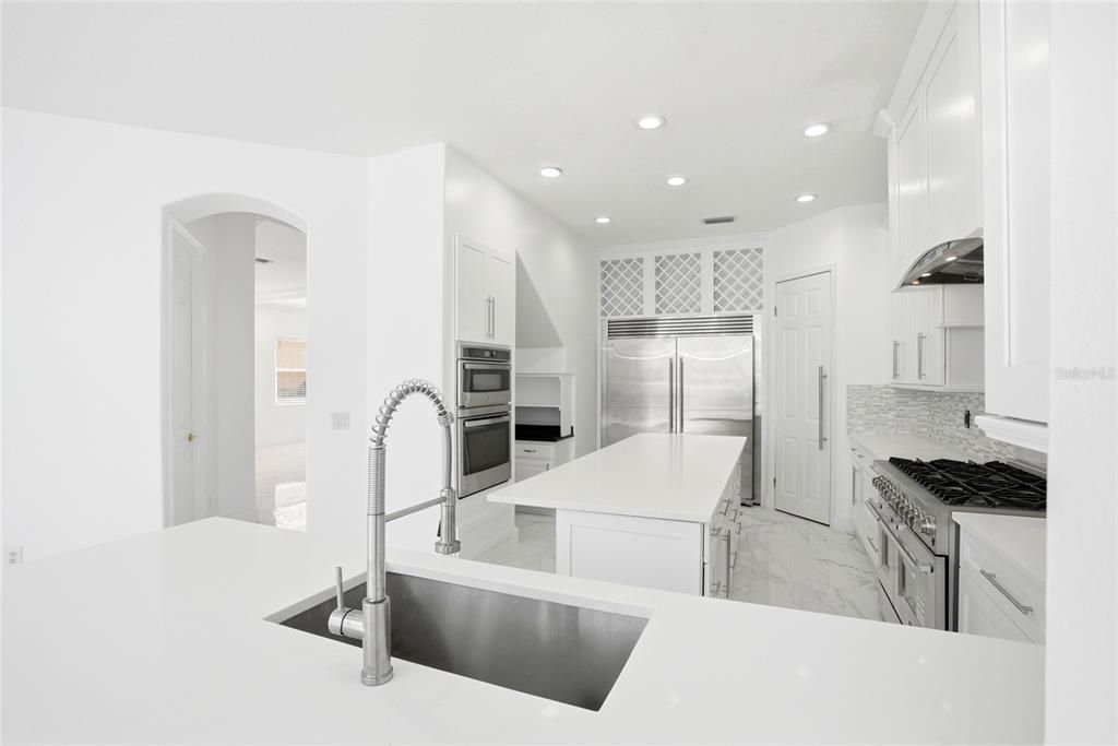 For Sale: $1,300,000 (4 beds, 3 baths, 3714 Square Feet)