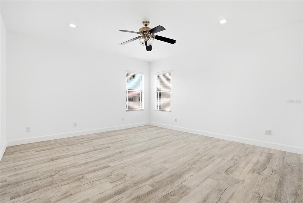 For Sale: $1,300,000 (4 beds, 3 baths, 3714 Square Feet)