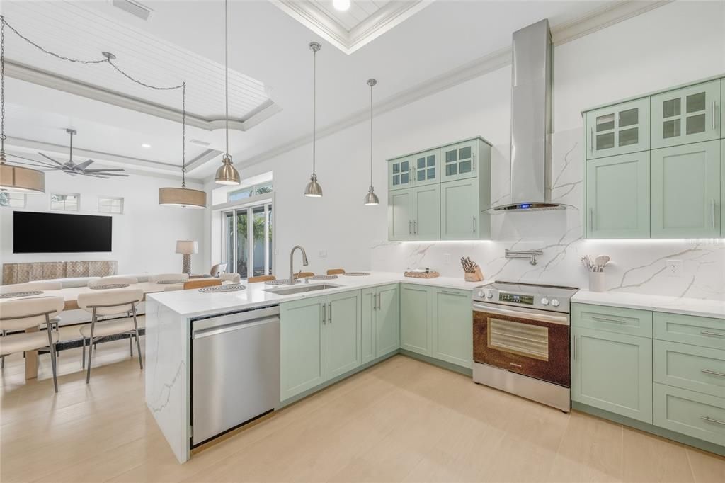 Active With Contract: $2,998,000 (4 beds, 4 baths, 2585 Square Feet)