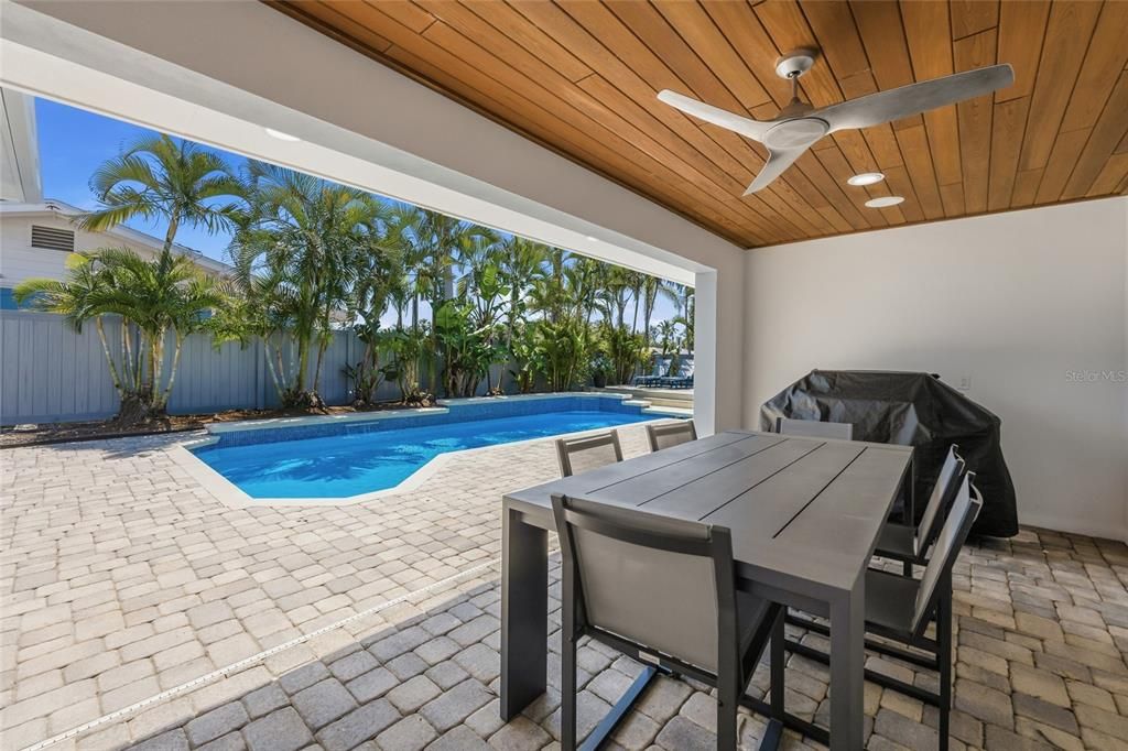 Active With Contract: $2,998,000 (4 beds, 4 baths, 2585 Square Feet)