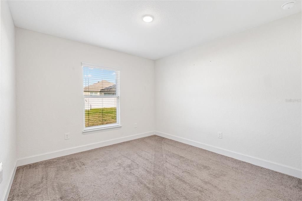 En Venta: $374,900 (4 camas, 3 baños, 2279 Pies cuadrados)