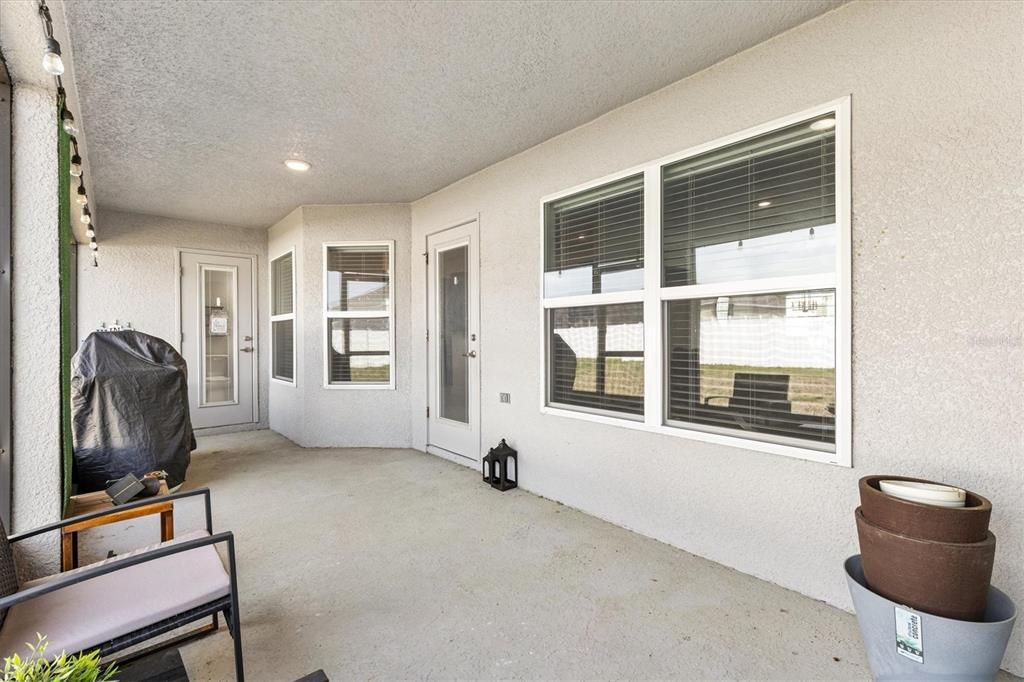 En Venta: $374,900 (4 camas, 3 baños, 2279 Pies cuadrados)